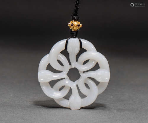 Hetian Jade Lu Lutong necklace, Qing Dynasty, China