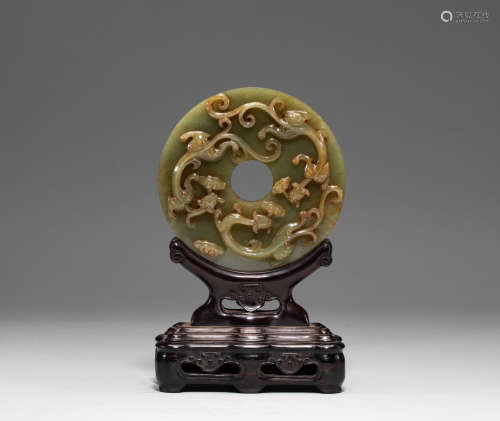Jade bi of Hetian in Ming Dynasty