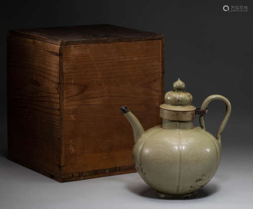 Secret color porcelain ewer from Yue Kiln in Song Dynasty of...