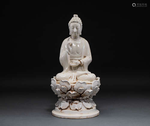 Fixed kiln Buddha statue of Song Dynasty in China