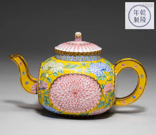 Chinese Qing Dynasty copper - shaped enamel flower ewer