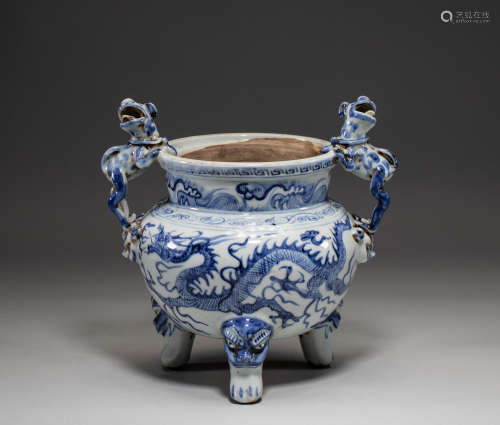 Chinese yuan dynasty blue and white incense burner