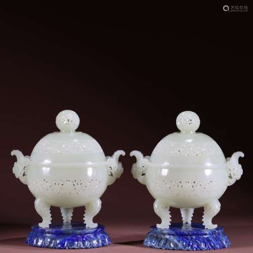Chinese Qing Dynasty Hetian jade a pair of lapis lazuli base...