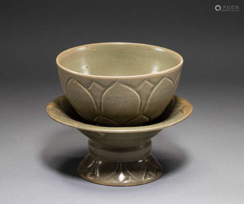 Secret color porcelain cup holder from Yue Kiln in Song Dyna...