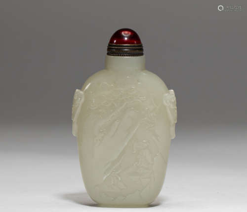 Hetian jade snuff bottle from Qing Dynasty