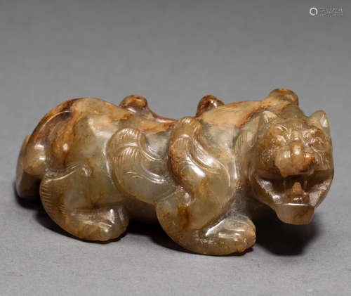 Chinese Han Dynasty Hetian jade beast