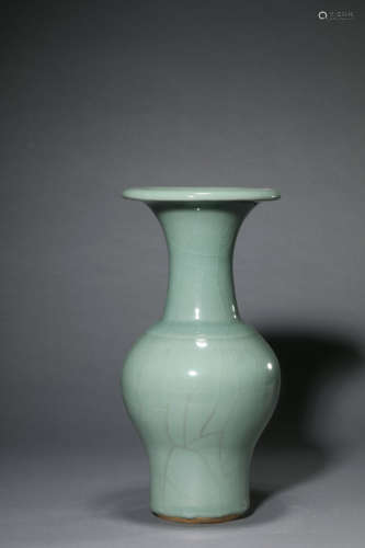 Celadon Gu Vase