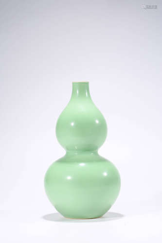 Green Glaze Gourd-Shape Bottle