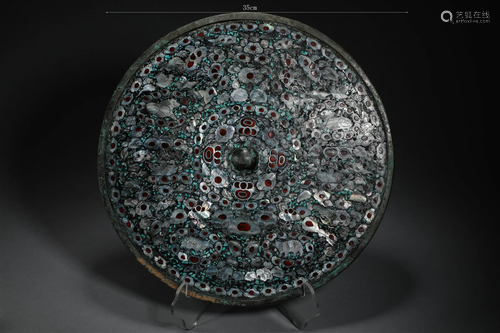 Pearl of Pearl bronze mirror in Tang Dynasty