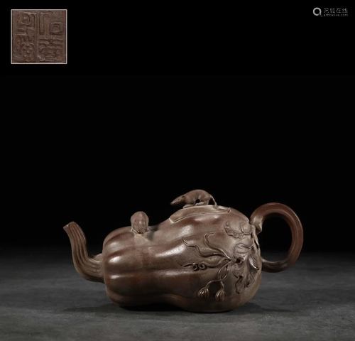 Purple clay pot in Qing Dynasty