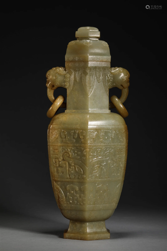 White jade vase of Qing Dynasty