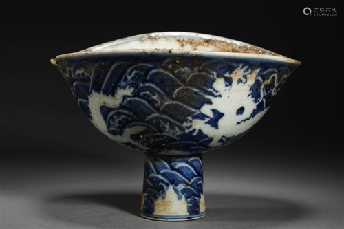 Ming Dynasty blue and white high foot cup