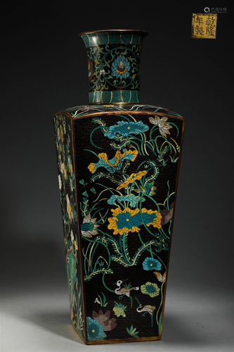 Cloisonne bottle in Qing Dynasty