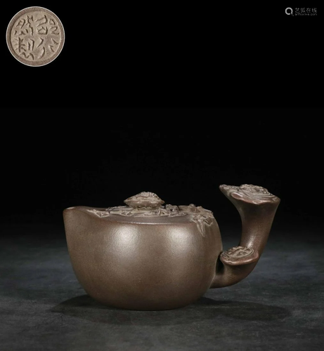 Purple clay pot in Qing Dynasty