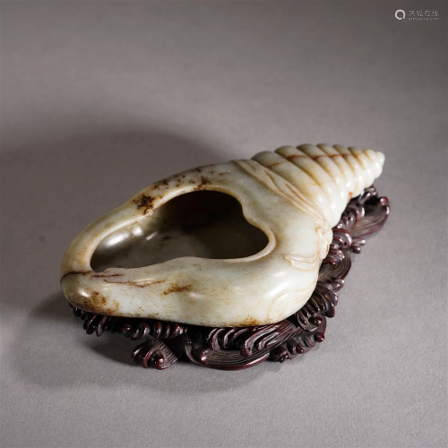Pale And White Jade Conch-Form Brush Washer
