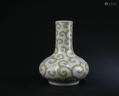 Chinese Porcelain Vase