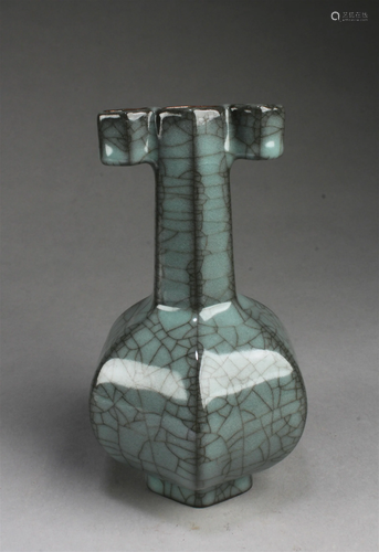 Chinese Geyao Vase