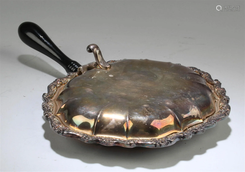 A Silver-Plated Shell Shaped Vintage Dust Pan