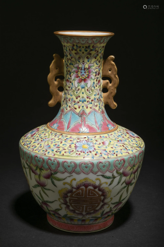 A Fencai Porcelain Vase