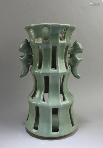 Chinese LongQuan Vase