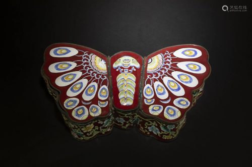 An Enamel Butterfly-shaped Container