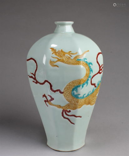 Chinese Octagonal Shaped Porcelain Vase