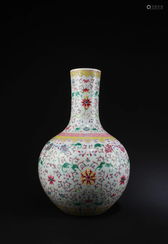 Chinese Porcelain Vase