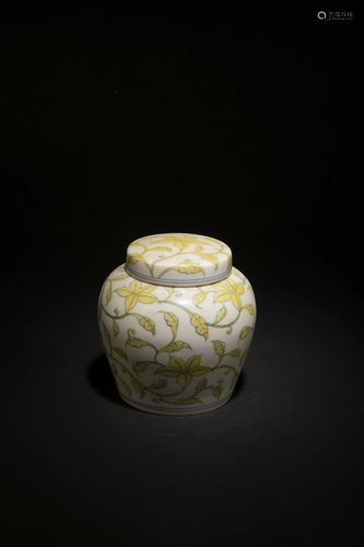 A Porcelain Tea Leaf Container