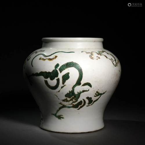 Wucai Glaze Dragon Jar