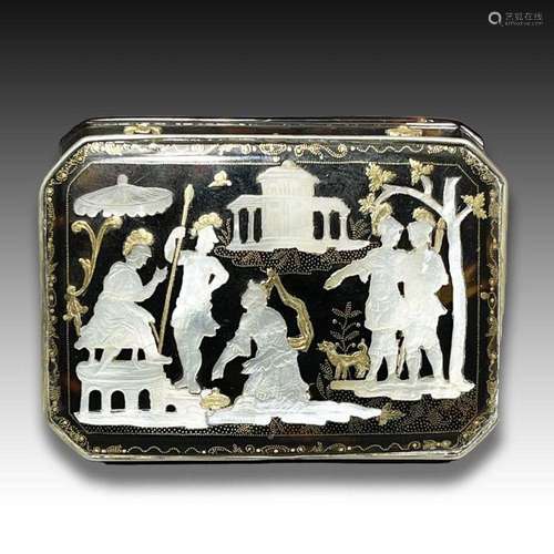 18th century Italian tortoiseshell snuffbox with gold piqué ...