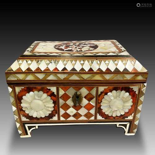 Ottoman Tortoiseshell And Mother-Of-Pearl Box inlaid scribe&...