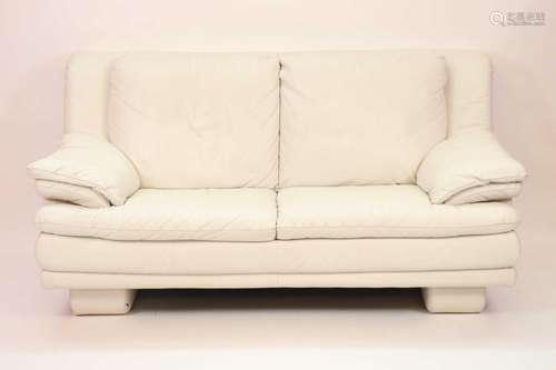 Mobilier de salon contemporain en cuir blanc comprenant : un...