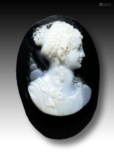 A CAMEO OF THE ROMAN GODDESS APHRODITE