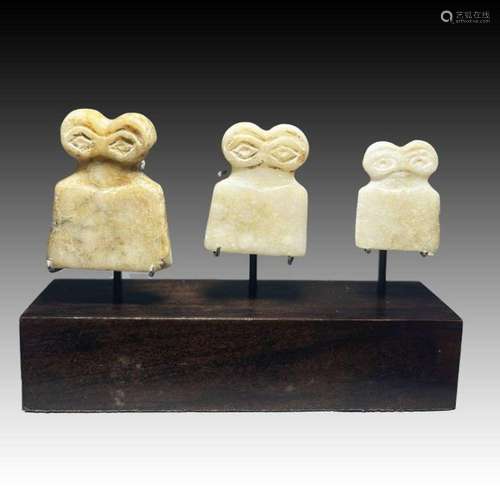 THREE WESTERN ASIATIC MARBLE "EYE" IDOLS TELL BRAK...