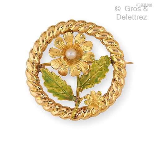 Broche « Fleur » en or jaune, le motif partiellement verni e...