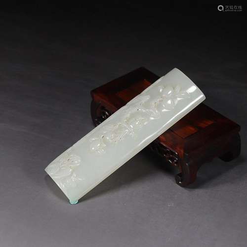 CHINESE HETIAN JADE ARMREST WITH CARVED 'PEACH'
