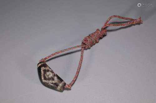 CHINESE AGATE DZI NECKLACE