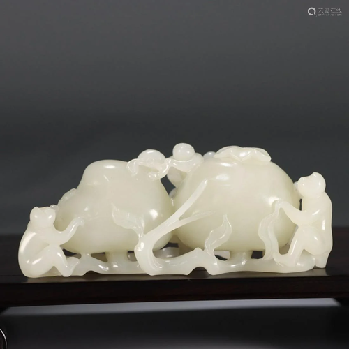 Qing Dynasty - Hetian Jade Monkey Decorative Ornament