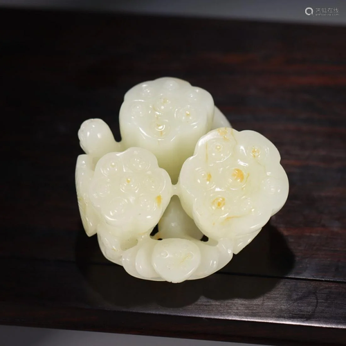 Qing Dynasty - Hetian Jade Lotus Ornament