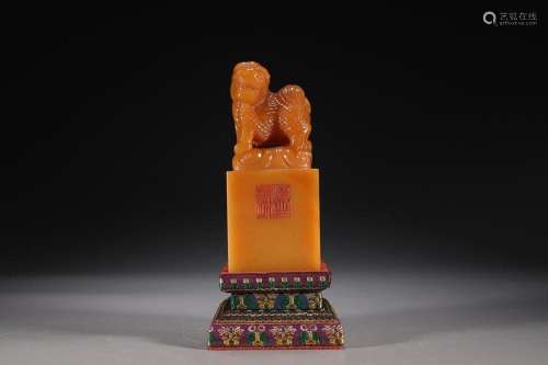 CHINESE TIANHUANG STONE SEAL WITH CARVED 'QILIN' KNO...
