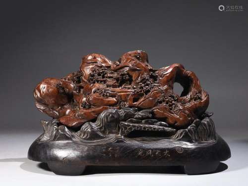 CHINESE AGARWOOD ORNAMENT WITH CARVED 'LANDSCAPE'
