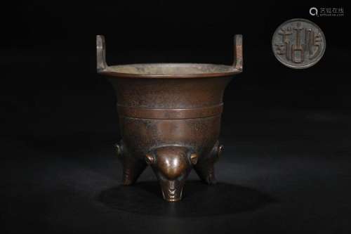 CHINESE BRONZE TWO-HANDLED AND BEAST-LEGGED CENSER