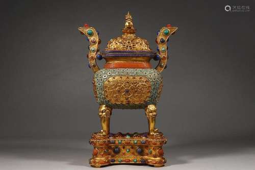 CHINESE TURQUOISE AND GEMSTONES-INLAID GILT-BRONZE TWO-HANDL...