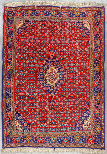 An Oriental hand-made carpet, Bidjar. (164 x 120 cm)