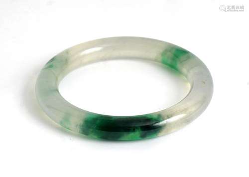 JADEITEBracelet en jadeite très fine et translucide. Birmani...