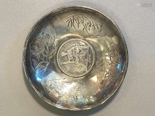 A SILVER COIN INLAID SILVER DISH.QING DYNASTY