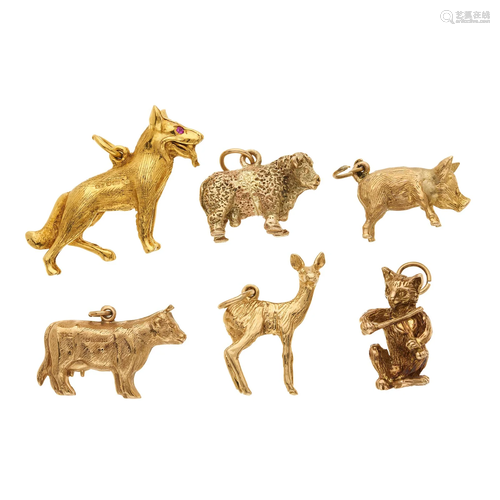 Six 9ct gold novelty animal charms, two