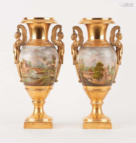 Céramique: Paire de grands vases ovoïdes en porcelaine polyc...