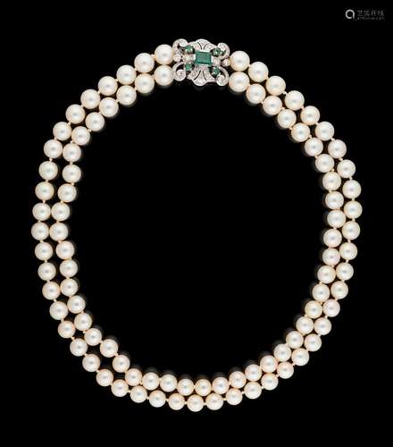 Bijou: Collier à deux rangs de perles de culture retenu par ...