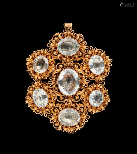 Bijou: Broche pendentif en or jaune agrémentée d'aigues-...